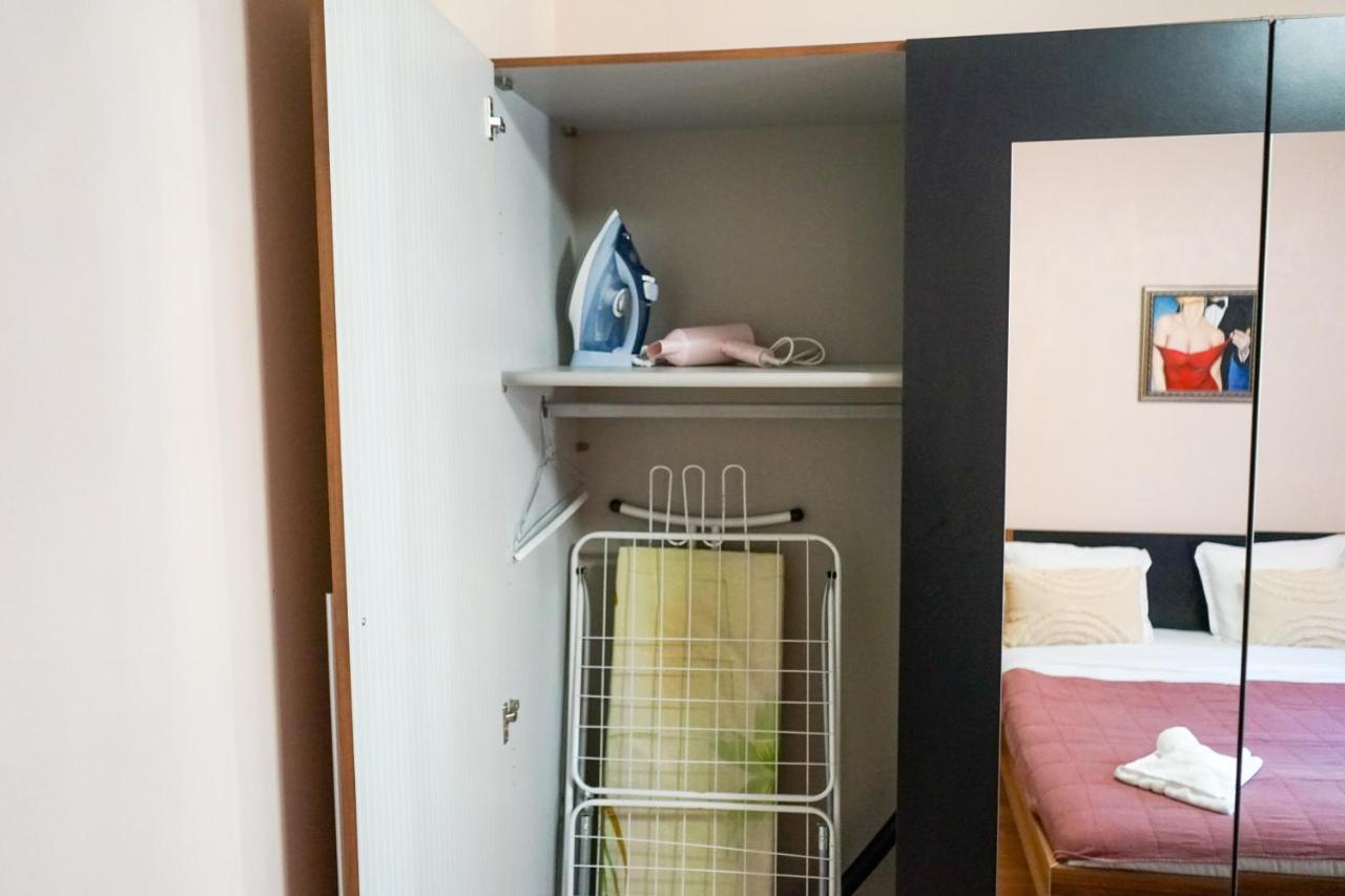 Comfortable 2Br Urban Getaway In City Center Plovdiv Eksteriør billede