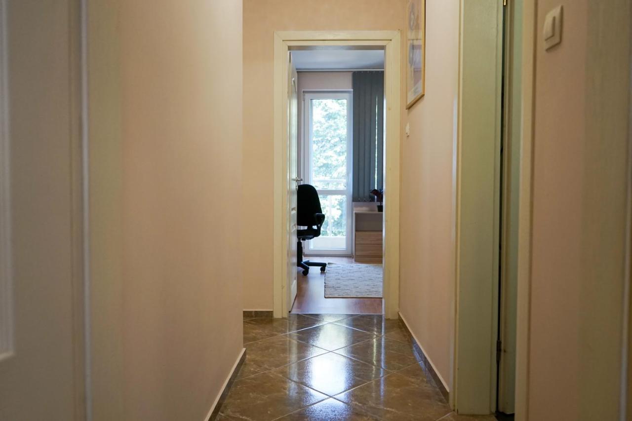 Comfortable 2Br Urban Getaway In City Center Plovdiv Eksteriør billede
