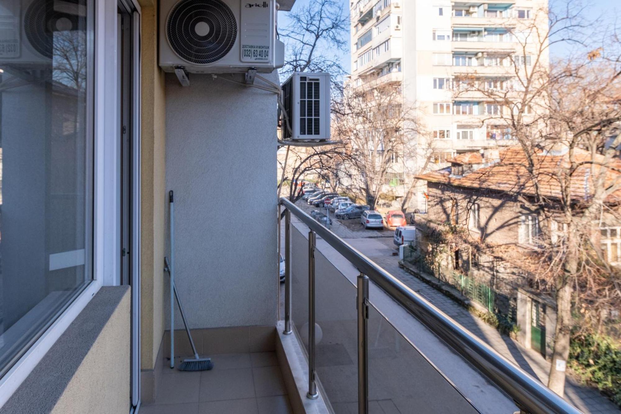 Comfortable 2Br Urban Getaway In City Center Plovdiv Eksteriør billede