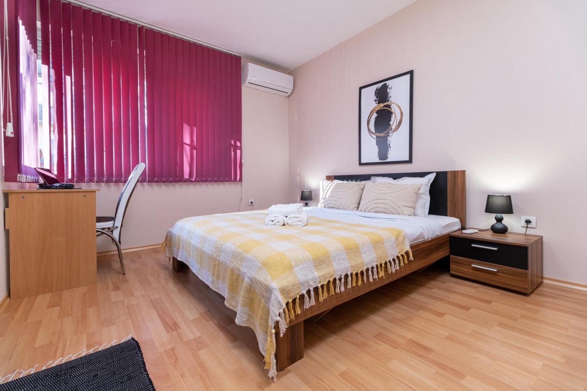Comfortable 2Br Urban Getaway In City Center Plovdiv Eksteriør billede
